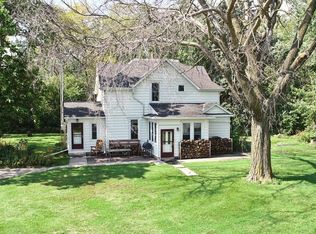 58552 276th St, Winthrop, MN 55396