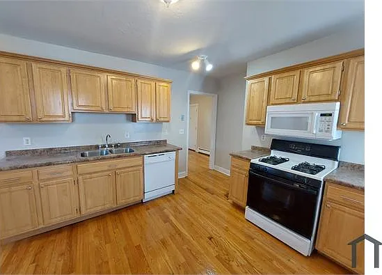 782 Morton St #3 — Photo 3