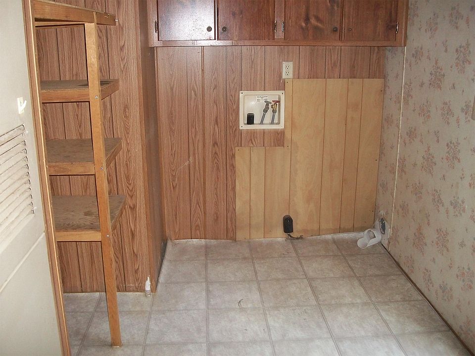 1st image of 70 Sue Ln