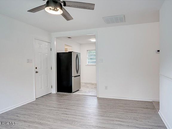 3rd image of 2002 Evergreen Drive