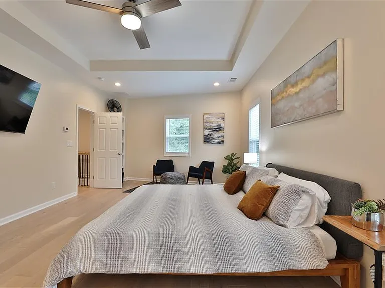 2125 Clay Rd — Photo 15