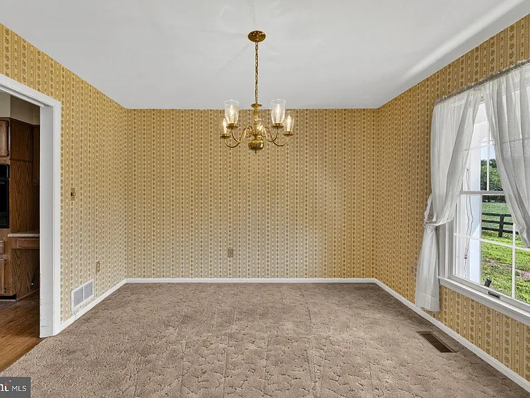 40297 Braddock Rd — Photo 14
