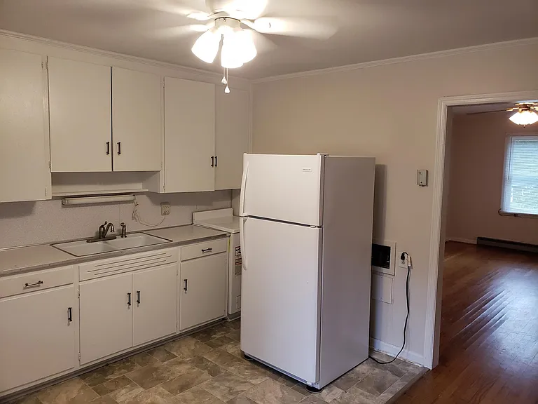 419 Banks St #C — Photo 5