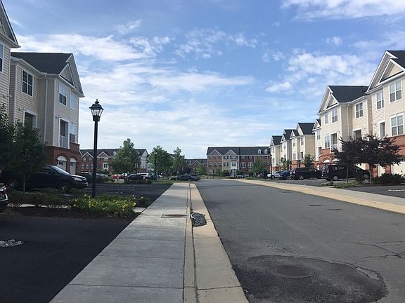 5th image of 23300 Milltown Knoll Sq