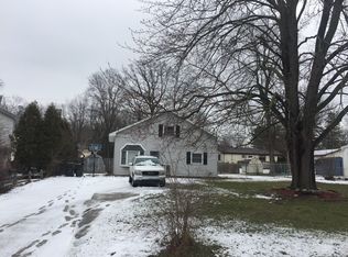 2737 Hartline Dr, Rochester Hills, MI 48309