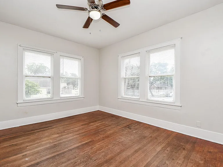 5049 Jefferson St #B — Photo 25