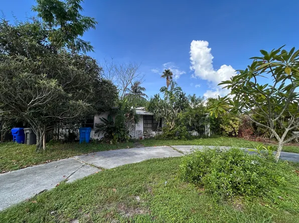 36 THOMAS Road, West Park, FL 33023