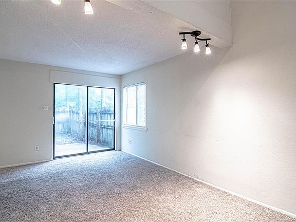 3rd image of 26621 Primrose Ct