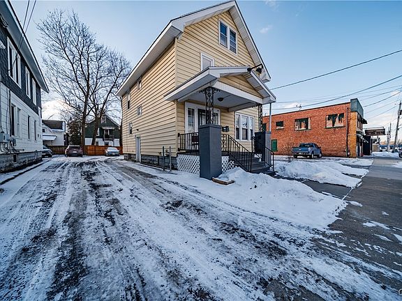 3rd image of 18 Auburn Ave