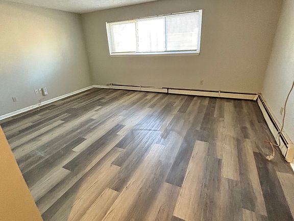 3rd image of 927 W Shiawassee St APT 2