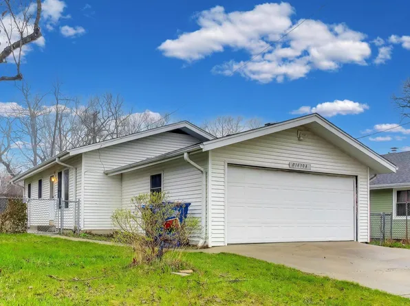 18304 W Grand Dr, Grayslake, IL 60030