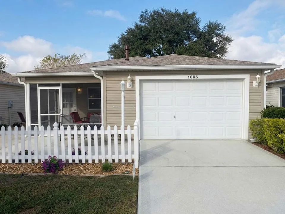 1686 Whitmire Ter