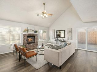 2061 E Cromwell Ave, Fresno, CA