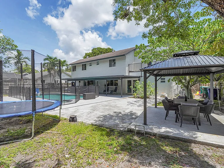 10108 SW 53rd Ct — Photo 42