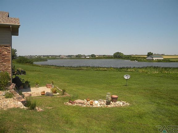 5th image of 102 Round Lake Hills Dr