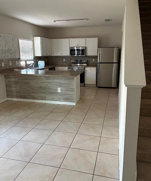 1222 Haines Dr — Photo 3