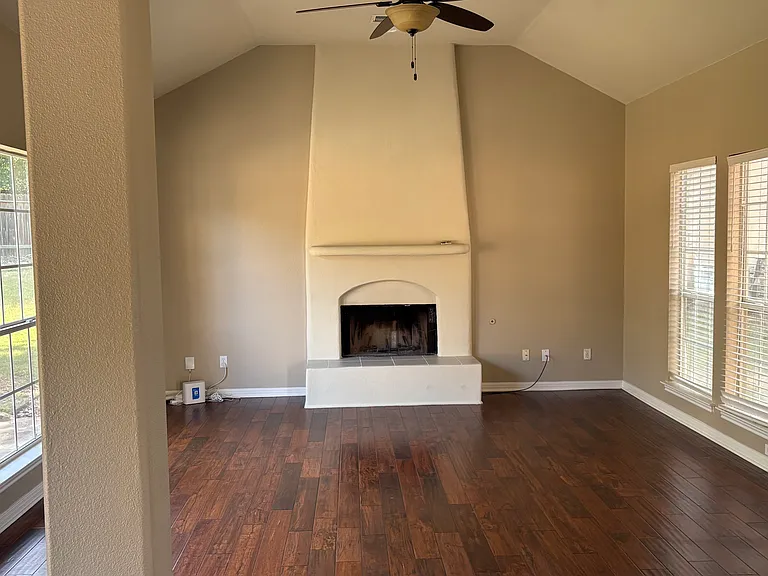 7307 Moss Brook Dr — Photo 2