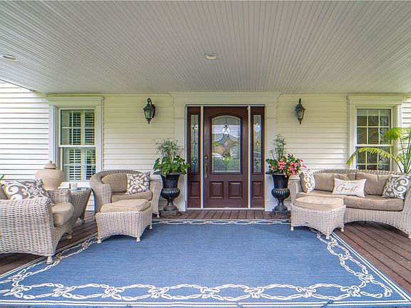 3rd image of 139 Riverview Rd