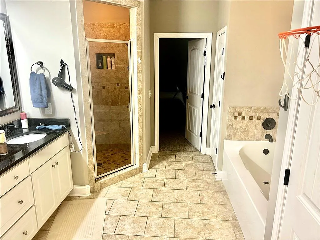 Building Photo - 355 Frontier Cir