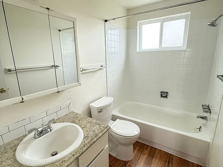 1420 W 71st Pl — Photo 25