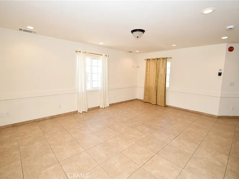 14103 Fonthill Ave — Photo 6
