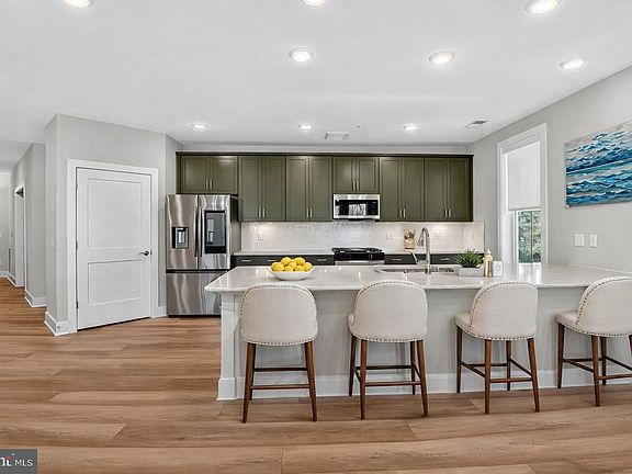 5th image of 76 Old Mill Bottom Rd N #301