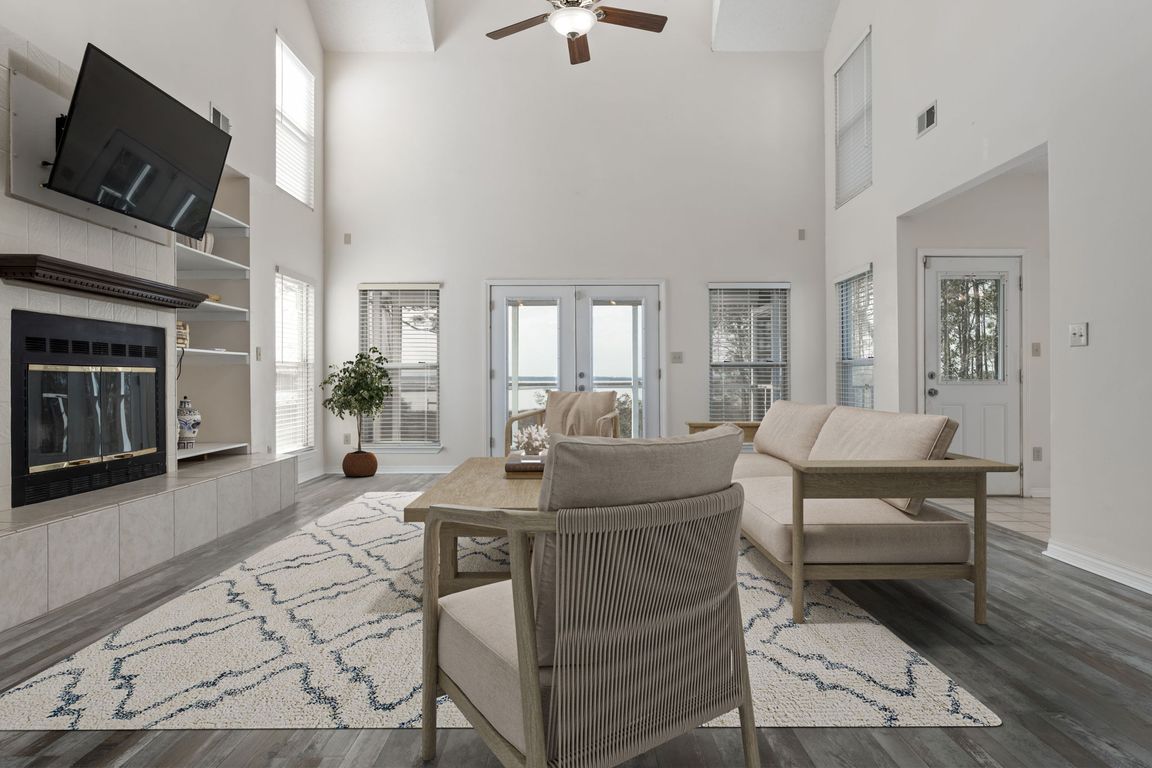 2857 N 1st Ave-Milton-23 (2) (2) (1)