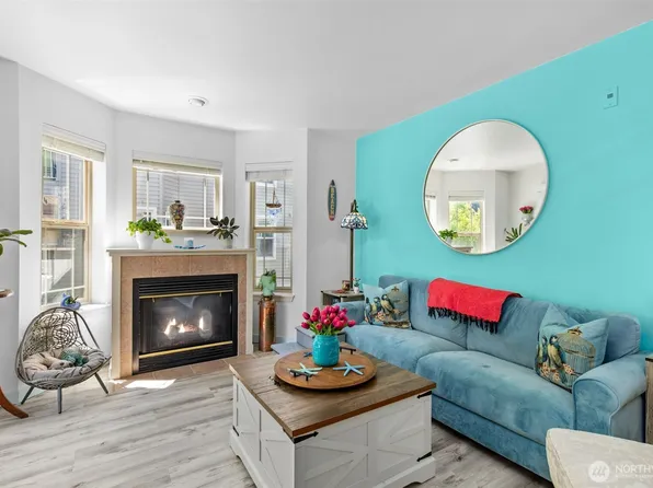 20800 72nd Avenue W #202, Edmonds, WA 98026