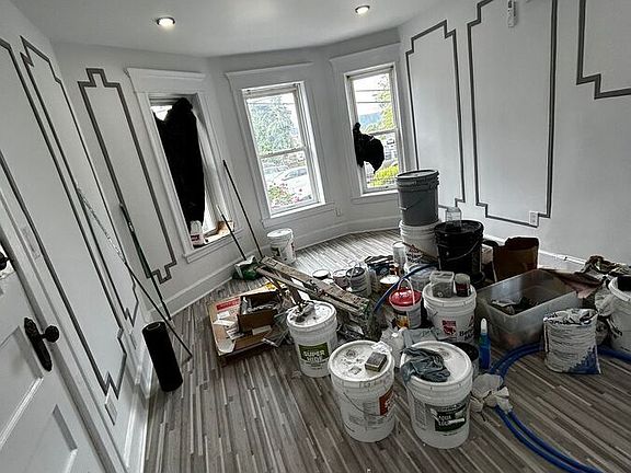 3rd image of 44 Van Cortlandt Park Ave
