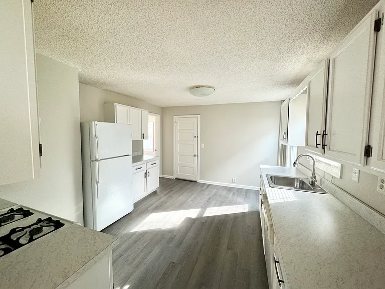 41 Putnam St #1 — Photo 15