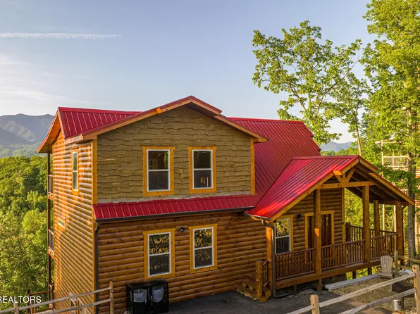 2140 E View Dr, Sevierville, TN 37876