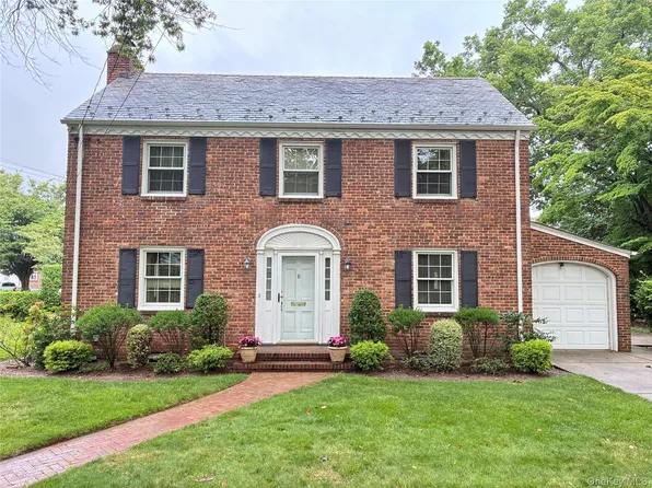 8 Orchid Street, Floral Park, NY 11001