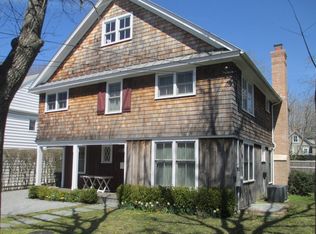 59 Meeting House Ln, Southampton, NY 11968