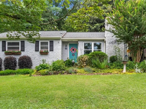 151 Cynthia St, Statesville, NC 28677