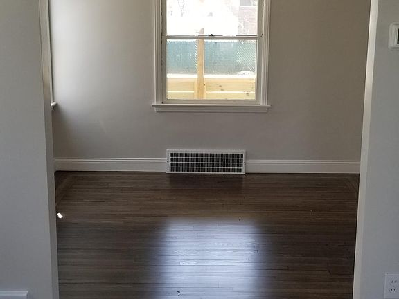 2nd image of 4417 Wood Ave