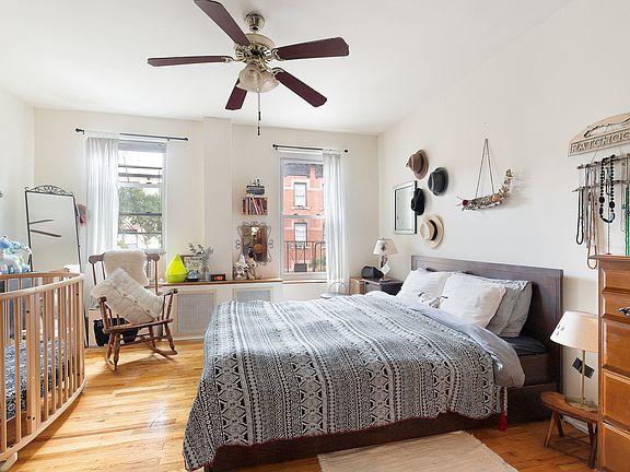 2nd image of 234 Sackett St APT 3R