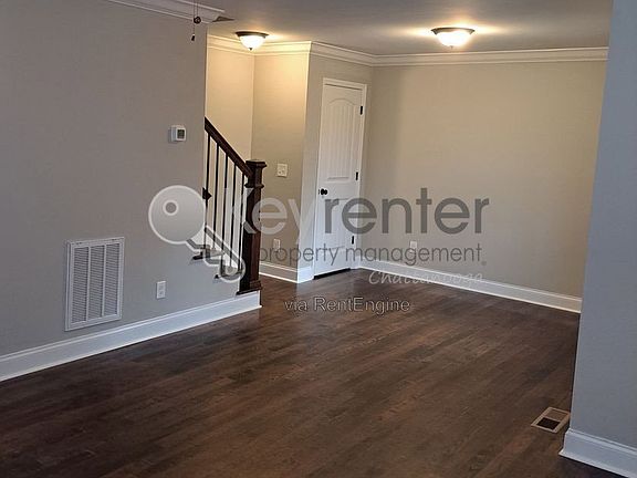 4th image of 3583 Crompton St