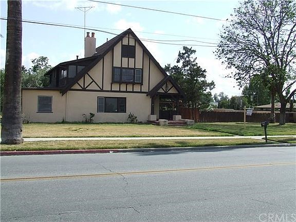 2nd image of 621 E Acacia Ave