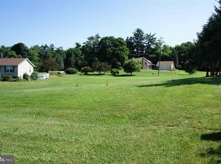 1583 Freedom Dr, Spring Grove, PA 17362