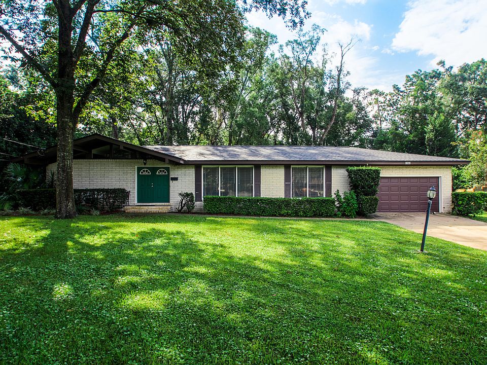1st image of 8162 Parkridge Cir S