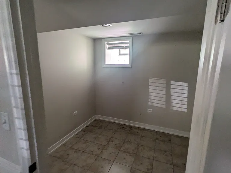 3648 W George St #G — Photo 9