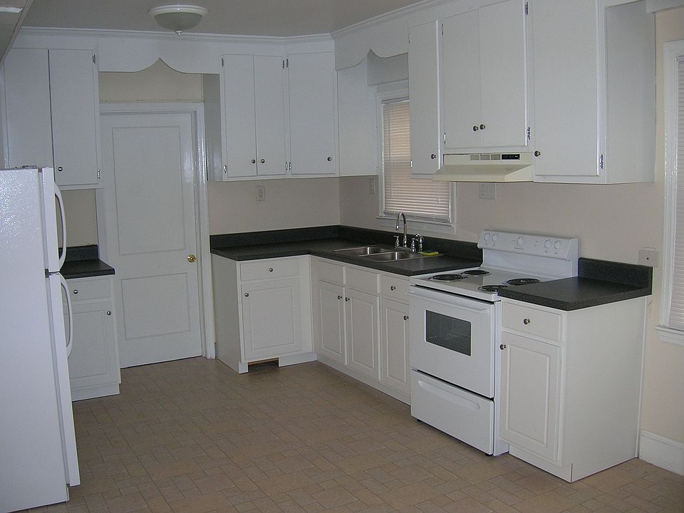 2nd image of 613 Savannah Ave