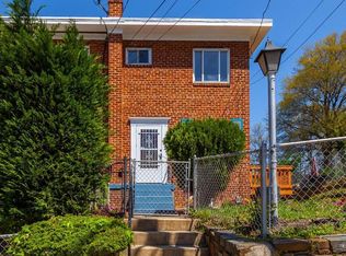 810 Neptune Ave, Oxon Hill, MD