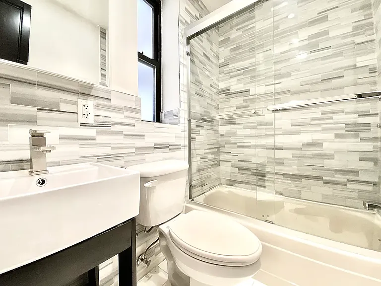 342 Manhattan Ave #3D — Photo 5