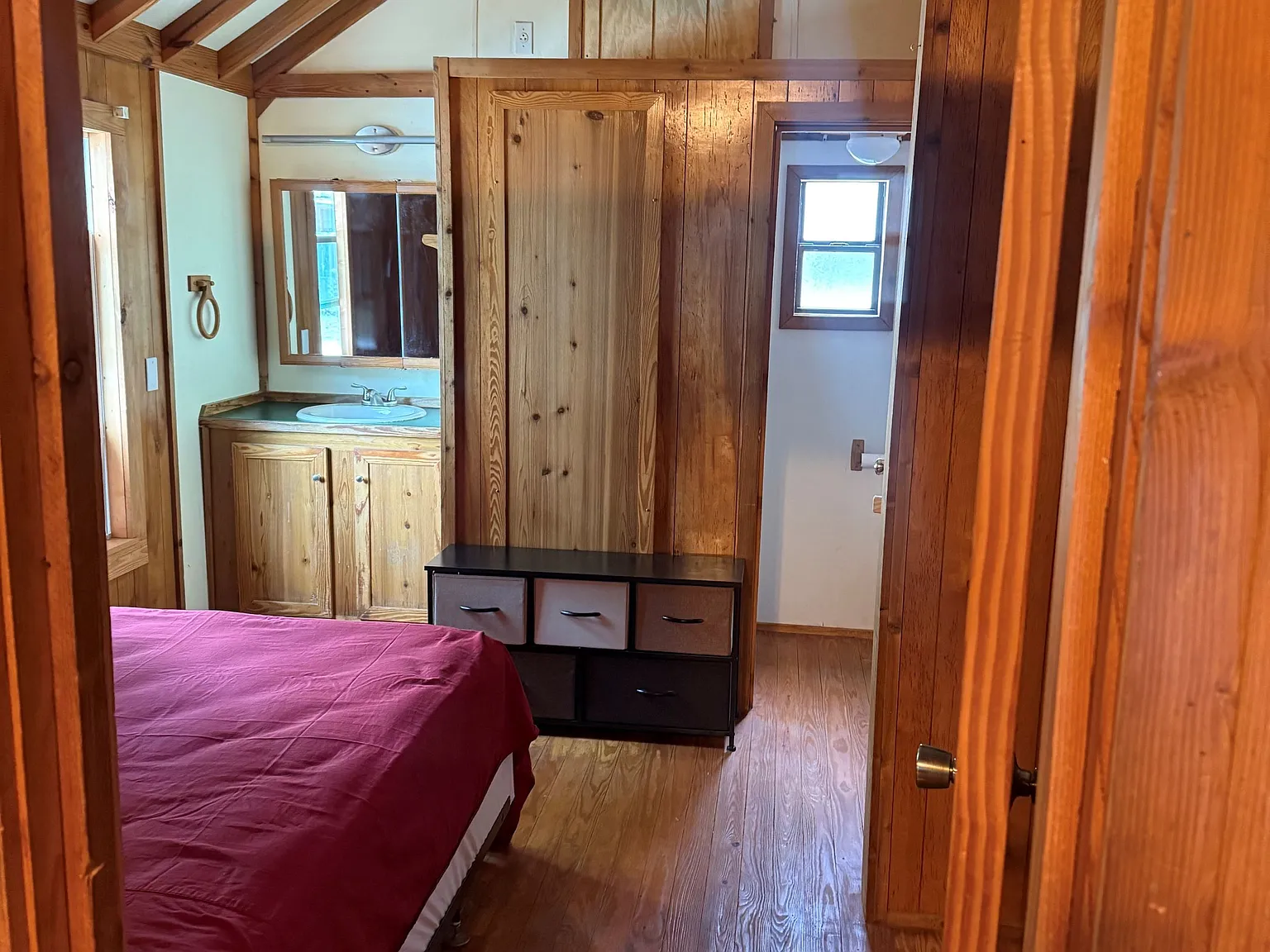 1 bed, 700 sqft, $995 — Photo 3