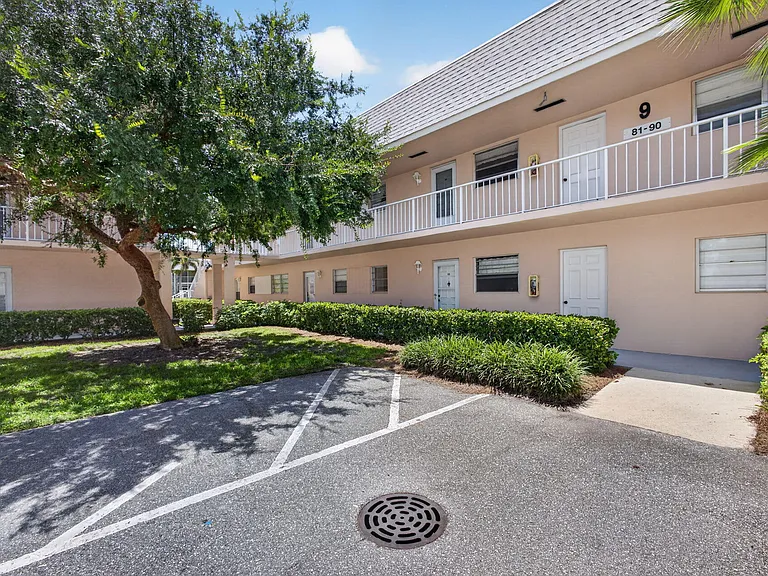 18081 SE Country Club Dr #9-83 — Photo 11