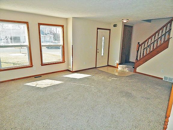 3rd image of 11267 Starflower Dr