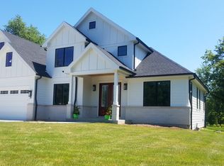 5269 Willow Springs Rd, La Grange Highlands, IL 60525