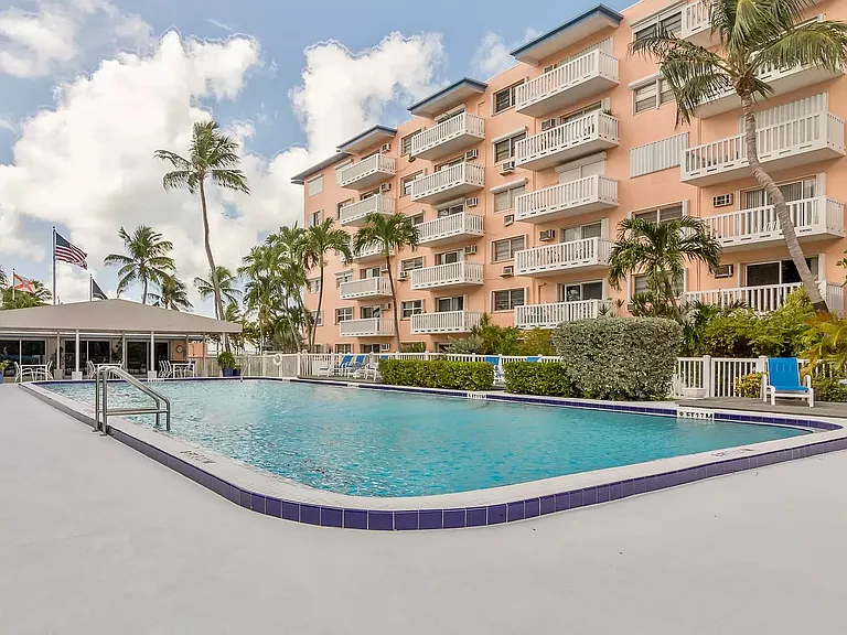 2601 S Roosevelt Blvd #503A — Photo 2
