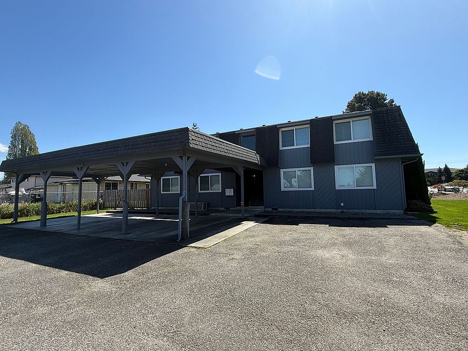 1st image of 130 Stanford Dr APT C